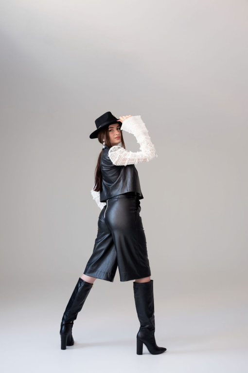 pantaloni-piele-ecologica-1-3768