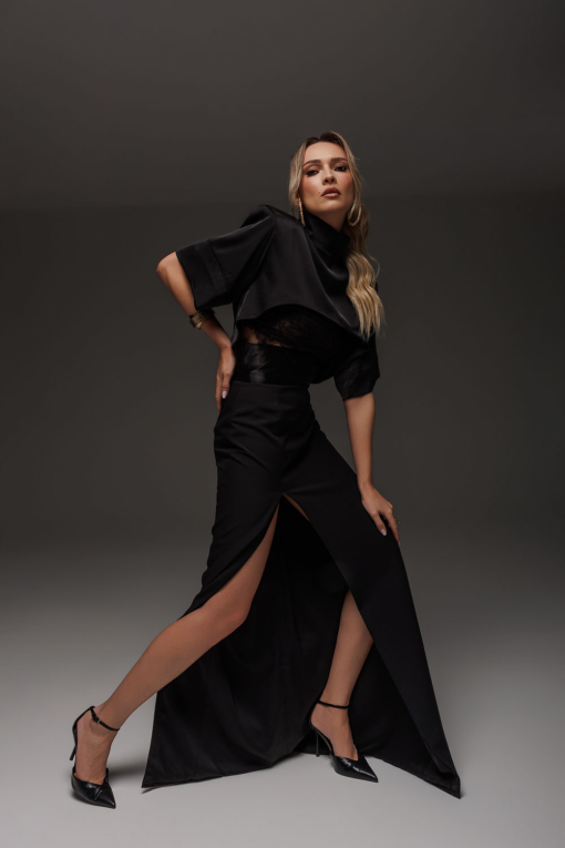 rochie-lunga-neagra-satinata-cu-bustiera-din-dantela-chantilly-5-3933