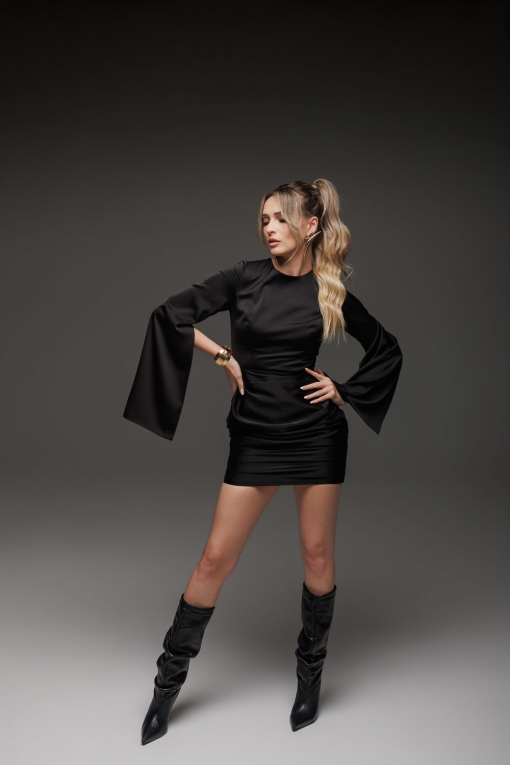 rochie-scurta-neagra-din-satin-cu-maneci-crapate-1-9263